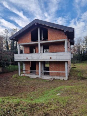 Villa di 320 m² con 5 locali e box auto in vendita a Buguggiate - Foto 3