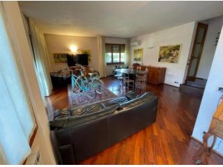 Villa in affitto a Forte dei Marmi 150 mq  Rif: 1199984