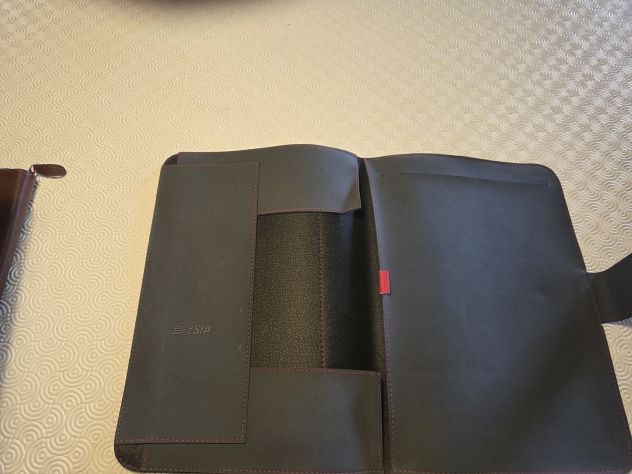 Porta Block Notes chiuso con bottone, in plastica rigata, grigio canna di fucile - Foto 2