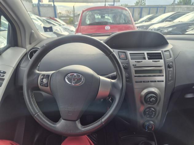 Toyota Yaris BENZINA UNICO PROPRIETARIO - Foto 9