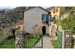 Porzione di casa con bellissimo giardino