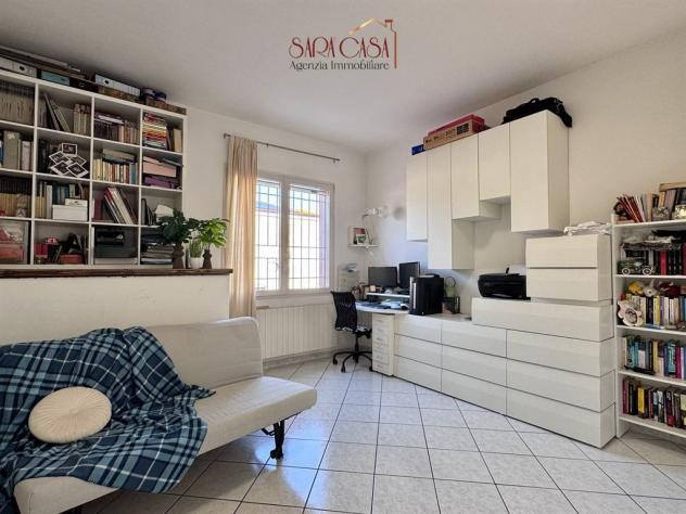 Casa bifamiliare con ampi servizi e corte esclusiva - Foto 15