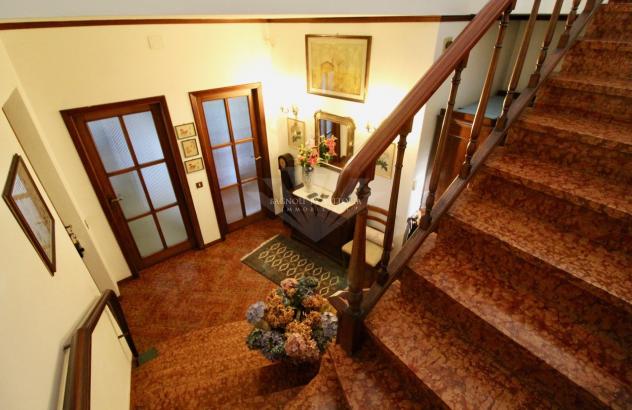 VILLA di 13 vani e di 260 mq (PIETRASANTA) rif. 447/VE - Foto 17