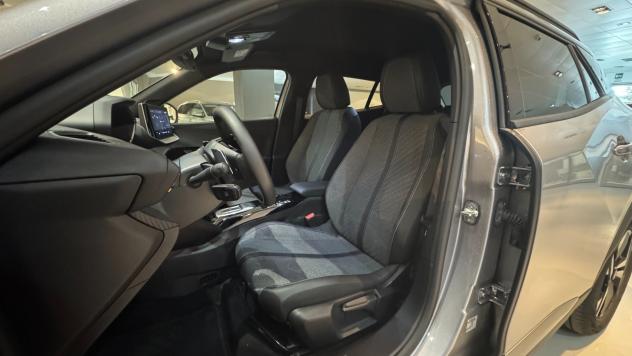 PEUGEOT 2008 1.2 HYBRID/BENZINA 136CV - 2025 - Foto 10