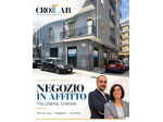 Negozio in affitto posizione angolare