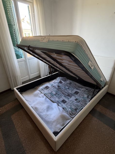 Letto matrimoniale con cassone e materasso - Foto 3