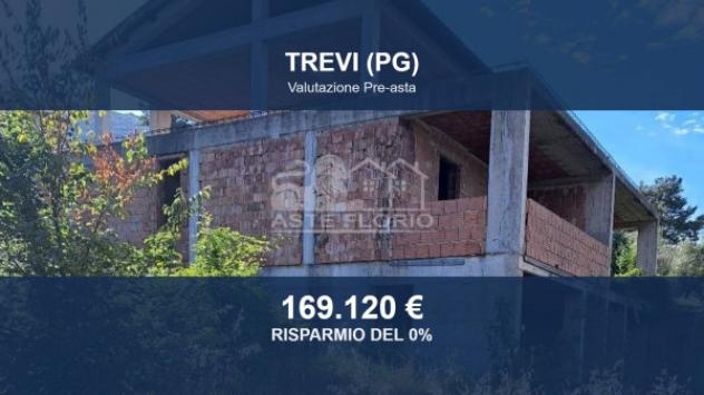 Immobile in asta di 226 m² con più di 5 locali in vendita a Trevi
