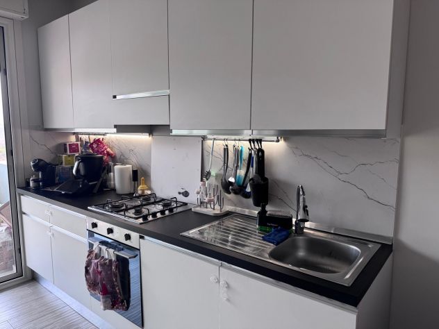Cucina- elettrodomestici-frigo-tavolo e sedie - Foto 3
