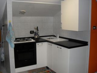 CAMERE SINGOLE E POSTI LETTO ZONA BORGATA LESNA DA 300 euro