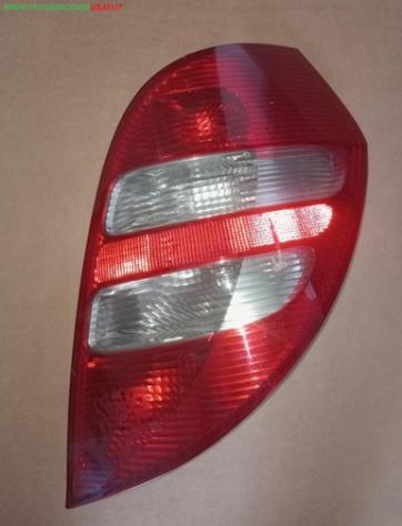 FANALE POST.D. ROSSO / BIANCO MERCEDES Classe A (W169/C169) A1698200464R  Parti elettriche  Fanaleria  Fanali  Fanale post. sx. MERCEDES - Classe A -