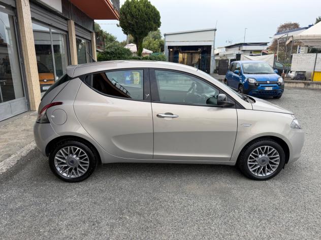 Lancia Ypsilon 1.2 69 CV 5 porte S&S Gold - Foto 5