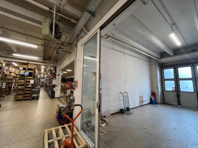 Immobile di 1500 m² con 3 locali in vendita a Brescia - Foto 6