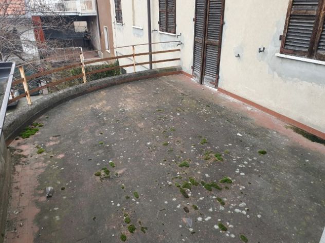 CASA SEMINDIPENDENTE PIU' LOCALE ADIBITO A LABORATORIO - Foto 6