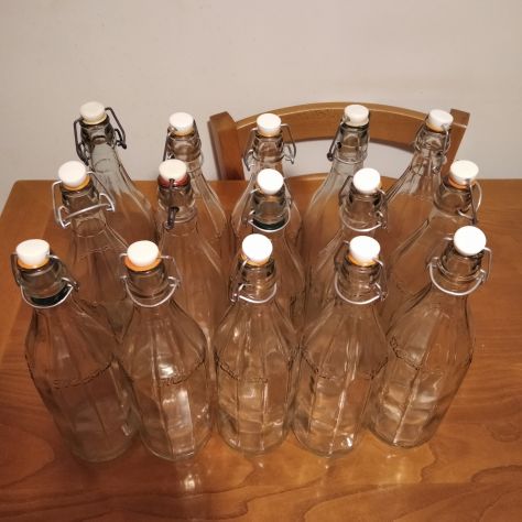 Bottiglie di vetro costolato trasparente vuote - Foto 2