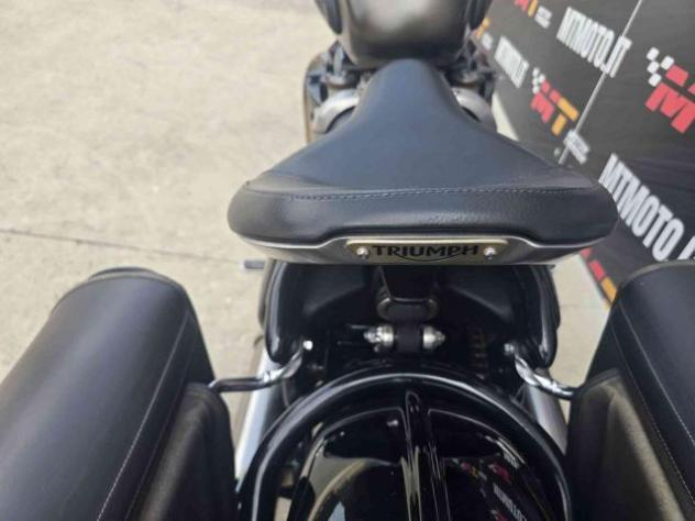 TRIUMPH Bonneville Bobber Video 360 rif. 24000045 - Foto 8