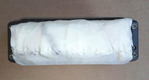 DISPOSITIVO AIRBAG LATO PASSEGGERO
2 SPINE  Carrozzeria  Sicurezza  Airbag  Air-bag passeggero ALFA ROMEO - GIULIETTA - 01-03-2010 -