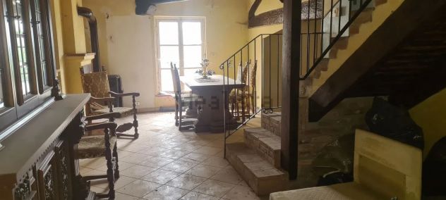 Porzione di RUSTICO libero su 3 lati con GIARDINO privato grande recintato - Foto 5