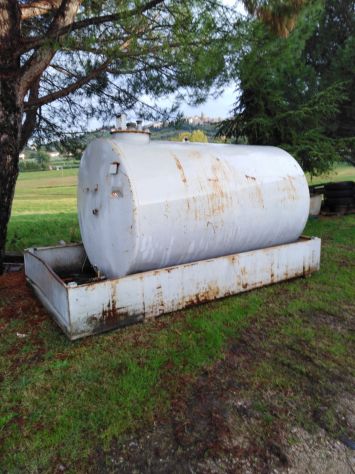 Cisterna in ferro conteneva gasolio 5350 litri - Foto 2
