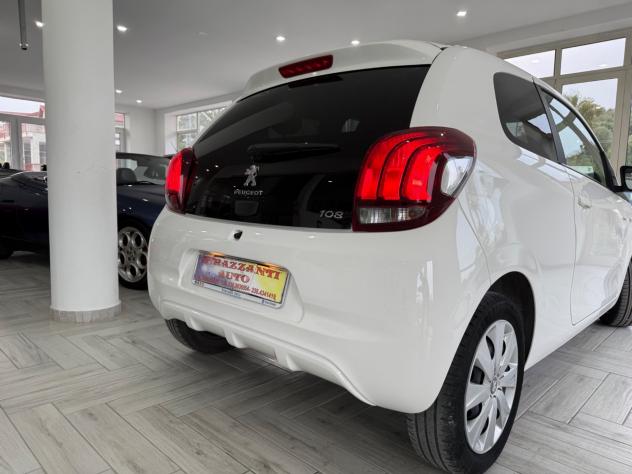 Peugeot 108 VTi 72 S&S Allure DA VETRINA2021 - Foto 6