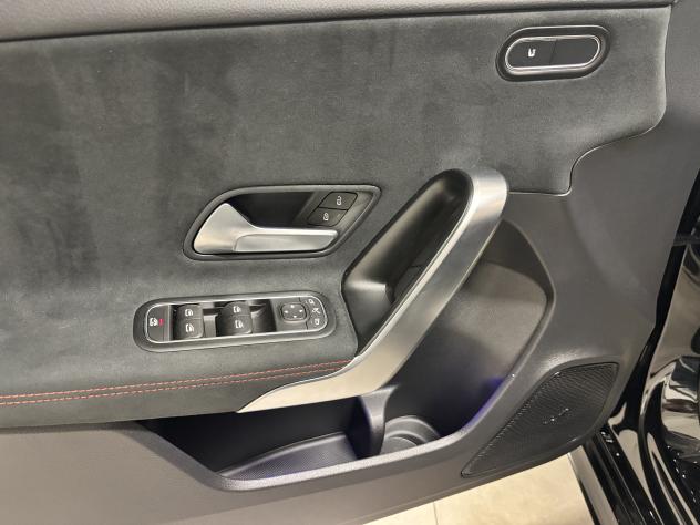 Mercedes-Benz Classe A A 200D AMG LINE PREMIUM 150 CV C.AUTOMATICO NAVI RETROCAMERA - Foto 7