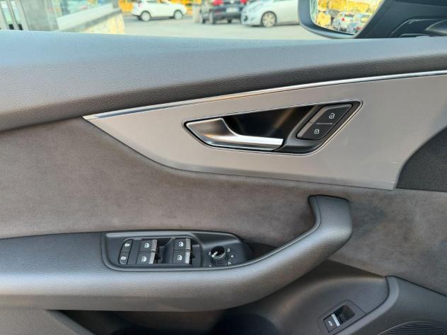 AUDI - Q8 - 50 TDI 286 CV quattro tiptronic Sport - Foto 9