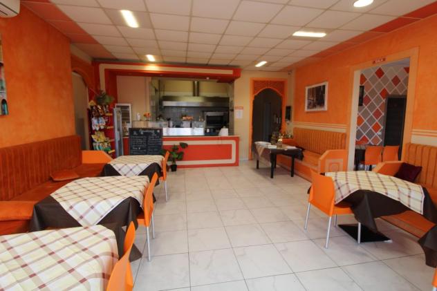 Capannone commerciale in vendita a La Bianca - Pontedera 860 mq Rif: 1066712
