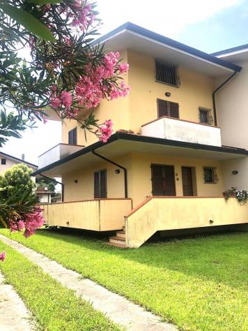 Villetta bifamiliare in vendita a Cinquale - Montignoso 150 mq Rif: 1296261