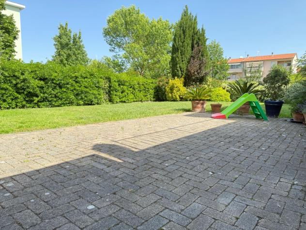 Villetta a schiera angolare in vendita a Pontedera 150 mq Rif: 1414037