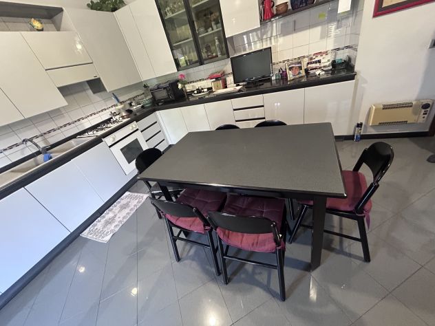 Prestigiosa cucina Snaidero con forno, piano cottura, tavolo e sedie - Foto 4