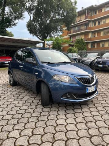 Lancia Ypsilon 1.0 FireFly 70cv Hybrid Gold Plus - Foto 3