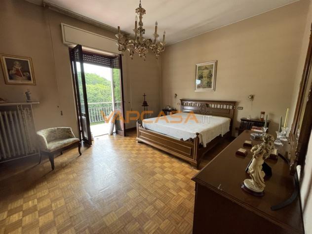 AMPIO TRILOCALE IN CENTRO PAESE - Foto 3
