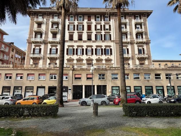 Pentalocale in vendita a La Spezia
