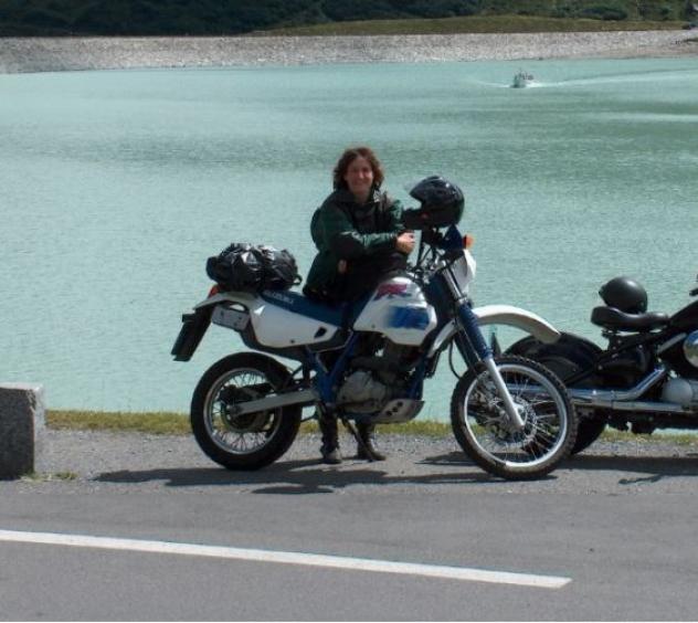 Donna di Como. Fisico Normale Tel: