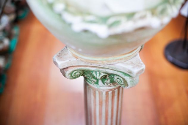 Vaso Decorativo su Colonna Scanalata – 24484 - Foto 2