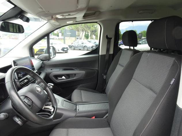 Toyota Proace City Verso 1.5D 130 CV S&S Short D Executive - Foto 8