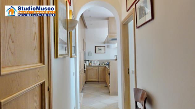 APPARTAMENTO di 5 vani e di 110 mq (CAPRI) rif. CVDBM - Foto 4