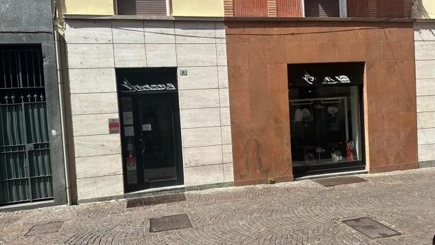 NEGOZIO DI 60 MQ CON VETRINA IN CENTRO LECCO - Foto 5