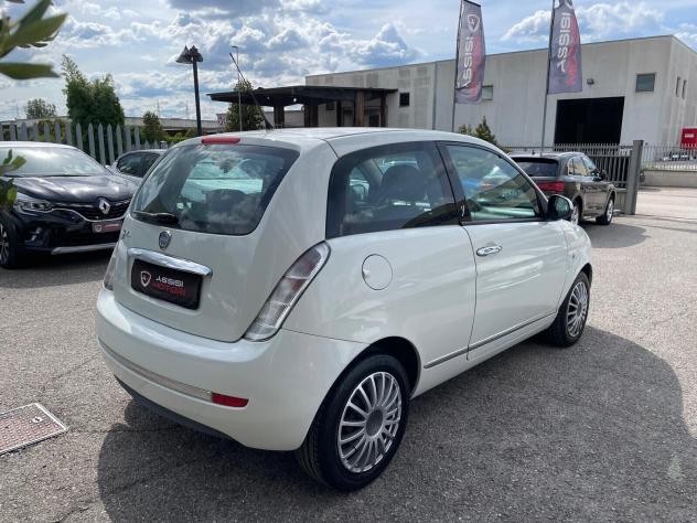 Lancia Ypsilon 1.3 MJT 75 CV Platino - Foto 5