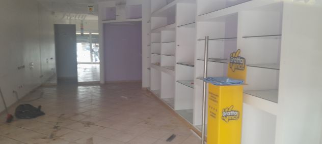 infernetto negozio 45 mq - Foto 3
