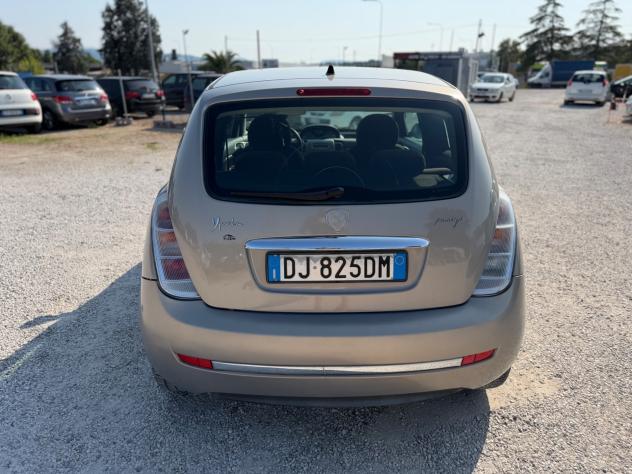 Lancia Ypsilon 1.3 MJT 90 CV Oro Giallo - Foto 9