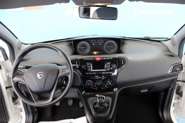 Lancia Ypsilon 1.0 FireFly 5 porte S&S Hybrid Ecochic Silver - Foto 9