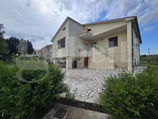 Casa Indipendente - Mosciano Sant'Angelo . Rif.: Cod. rif 3306765VRG
