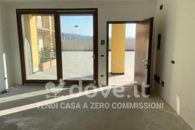 Appartamento di 65 m² con 2 locali e box auto in vendita a Sesto Calende - Foto 4