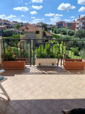 FIANO ROMANO MONOLOCALE CON BALCONE E POSTO AUTO - Foto 8