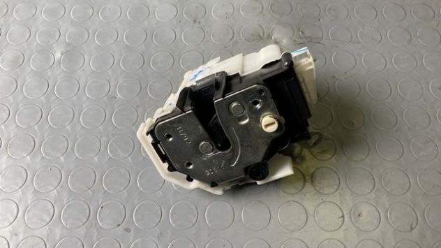 Chiusura centralizzata portiera posteriore SX Alfa Romeo 159 del 2012 (50513060)