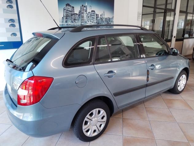 Skoda Fabia 1.4 16V 86CV Station Wagon - Foto 8