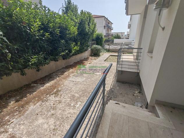 APPARTAMENTO CON GIARDINO - Foto 7