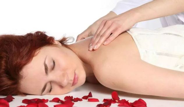 TEL 3895471797 NUOVO bellzza ORIENTALE MASSAGI RILASSANTI E ROMANTICO - Foto 2