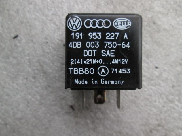 4DB003750-64 RELE' AUDI A8 4.2 B 220KW 4X4 AUT 5P (1996) RICAMBIO USATO 191953227A
