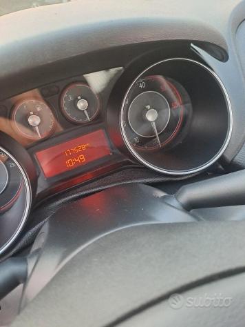 Fiat punto 1.3 mj 85cv 2015 n1 combi 4 posti - Foto 8
